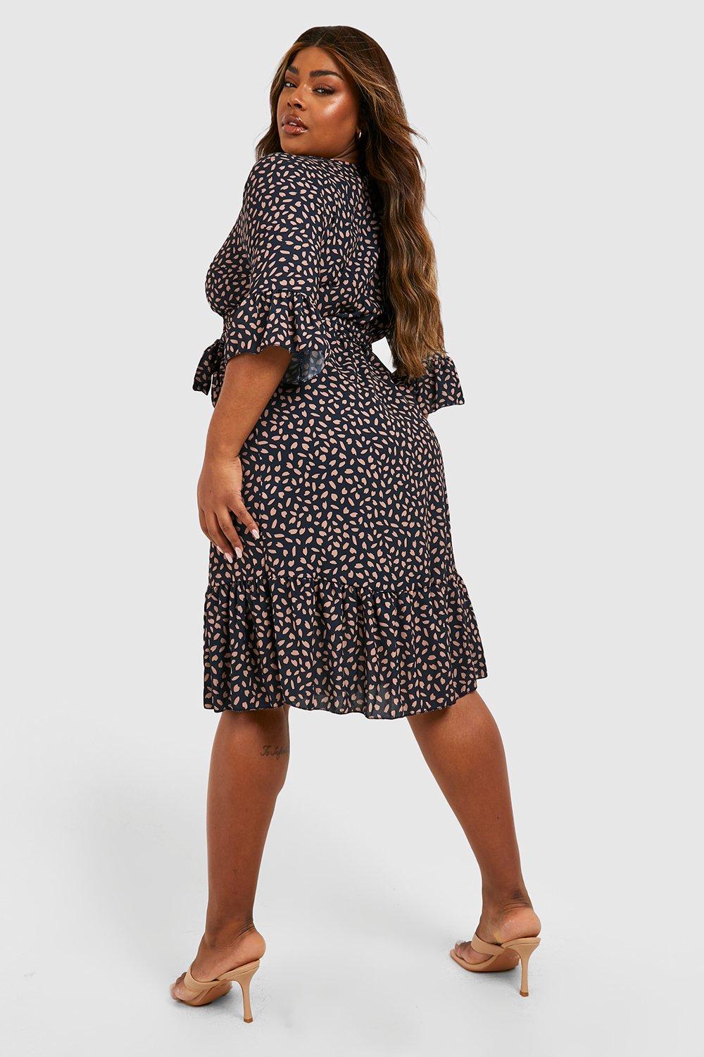 Vestito scaldacuore Plus Size a pois con fondo arricciato boohoo IT